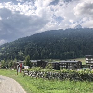 חוזרים ברגל למלון וזה הנוף