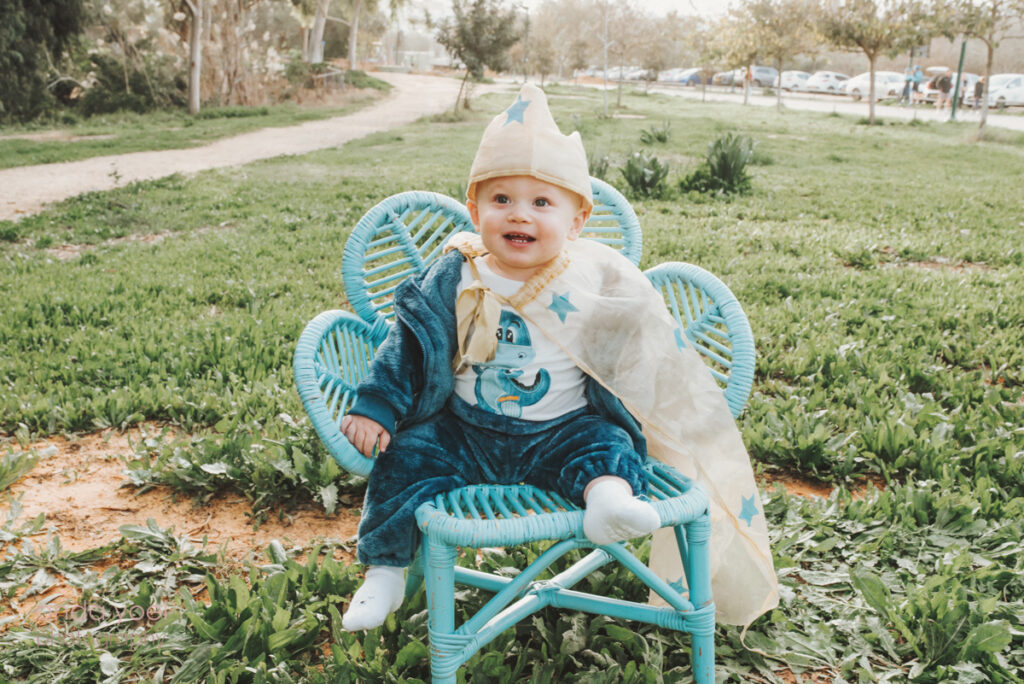 צילומי גיל שנה בטבע באזור המרכז עם בגדים מיוחדים, אנדה יואל