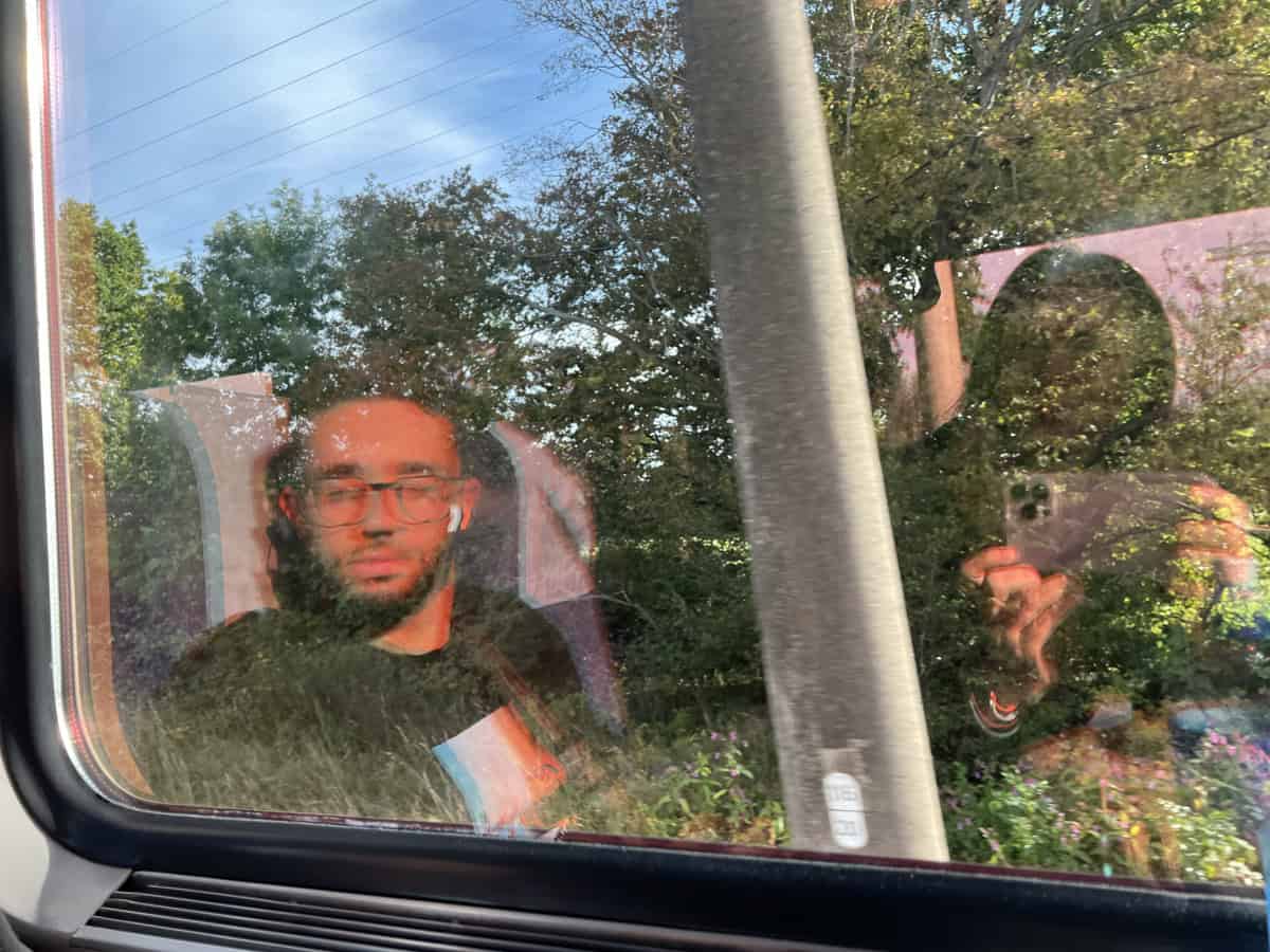 השתקפות ברכבת בנסיעה בין המבורג לקופנהגן